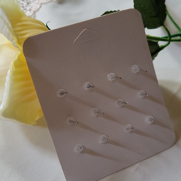 NEW SET OF 6 EARRINGS - Picture 7 of 8